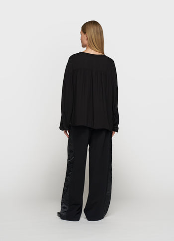 flowy blouse gathering | black