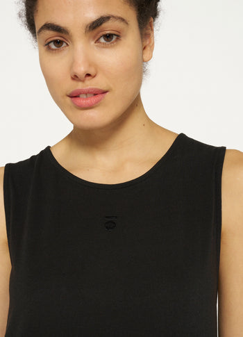 soft cinch back dress | black