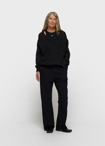 THE V-NECK KNIT SWEATER | black