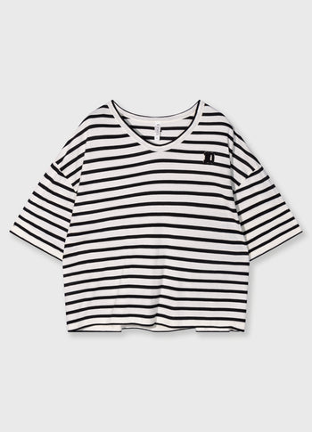 boxy v-neck tee | ecru/black