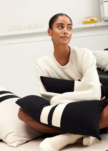 THE PILLOW COVER | black