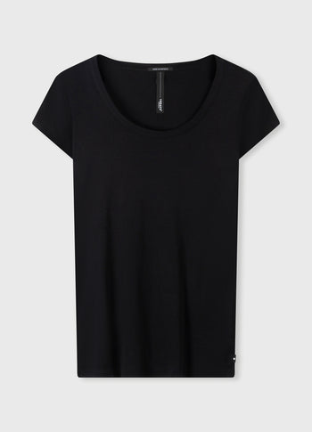 THE SLIM FIT TEE | black