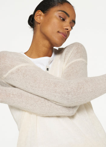 THE V-NECK KNIT SWEATER | ecru