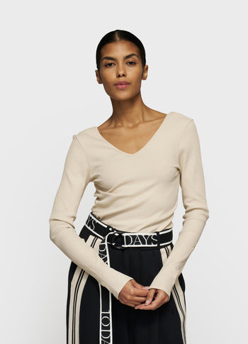 v-neck long sleeve ballet top | light earth