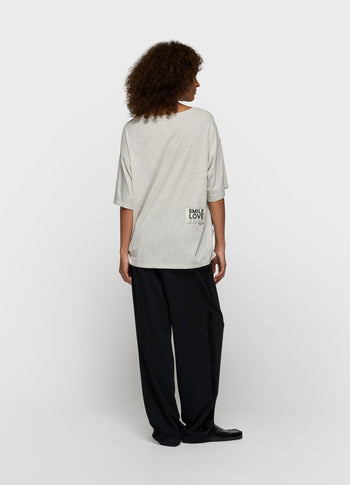 tee smile love | soft white melee