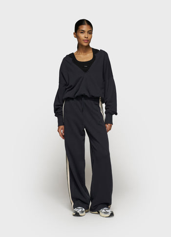 v-neck double sweater | dark navy