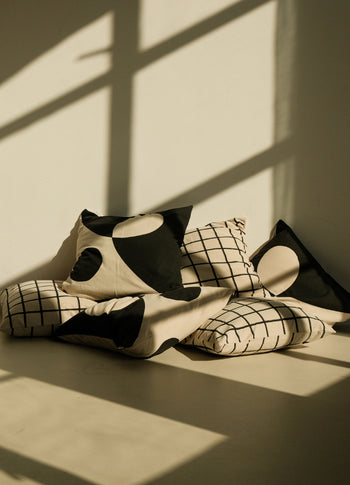 10DAYS x Lois Schindeler pillow cover check | light safari
