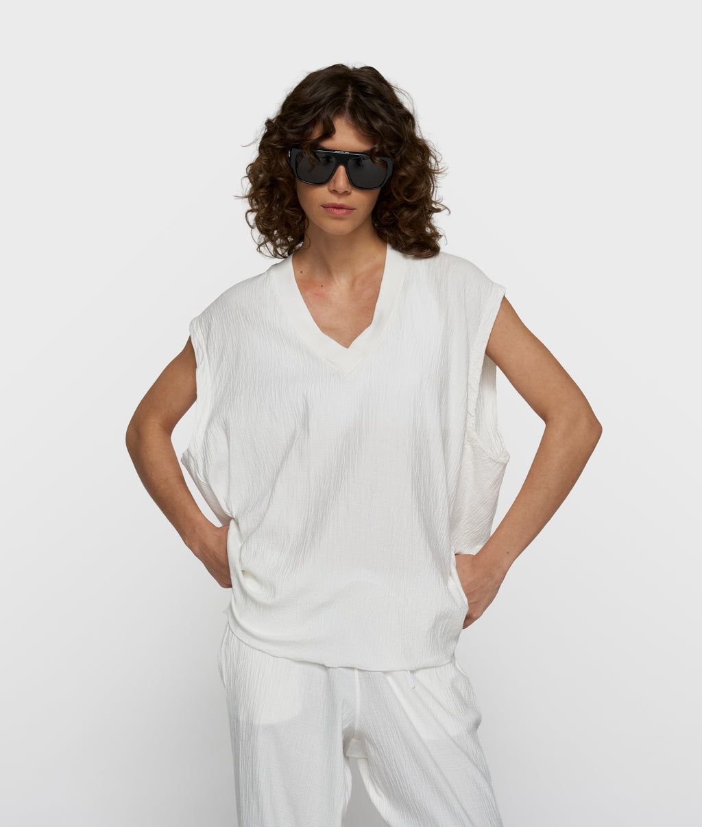 v-neck crinkle top | ecru