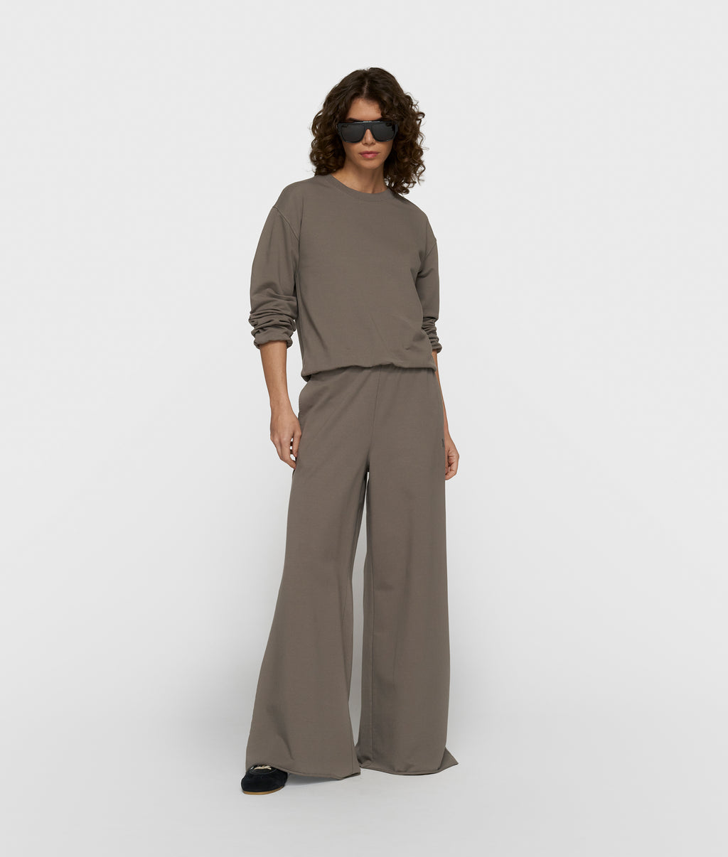 silent chique wide jogger | dark fog