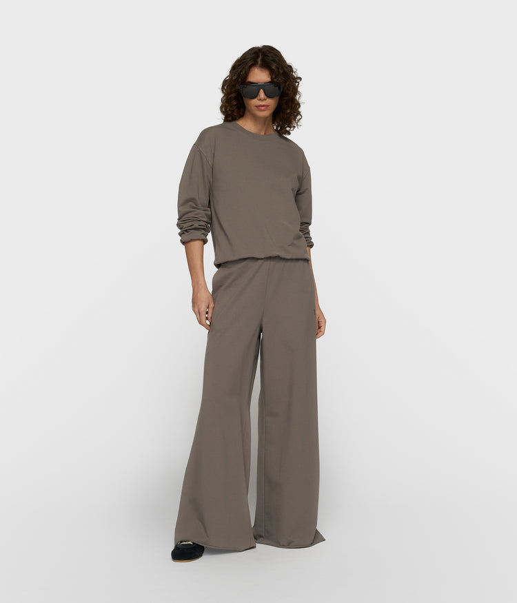 silent chique wide jogger | dark fog