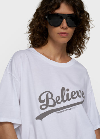 believe tee | white