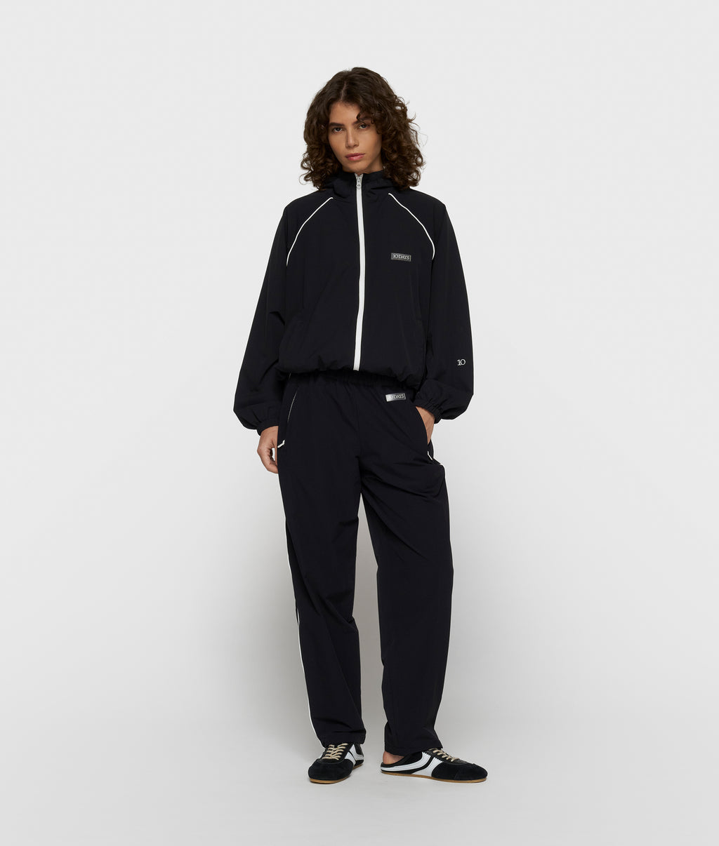 hooded travel jacket | black