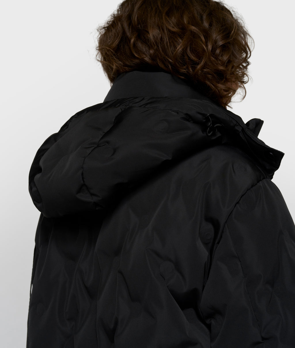 the iconic coat | black