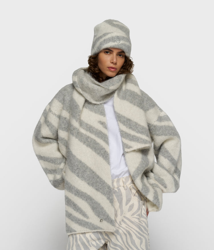 knit scarf zebra | ecru