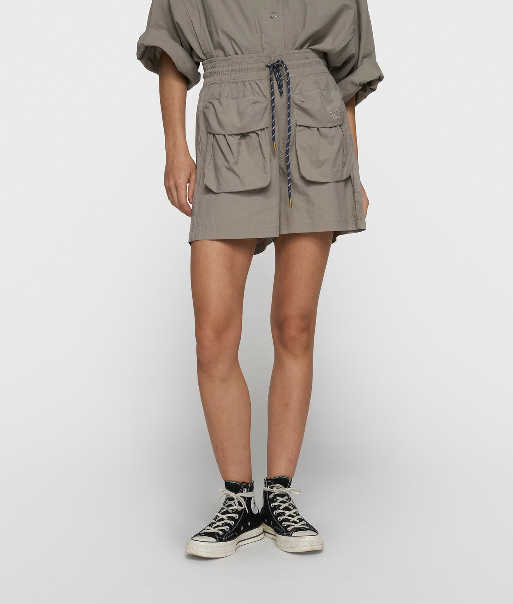 crinkle utility shorts | fog