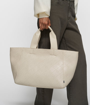 shopper monogram | pearl