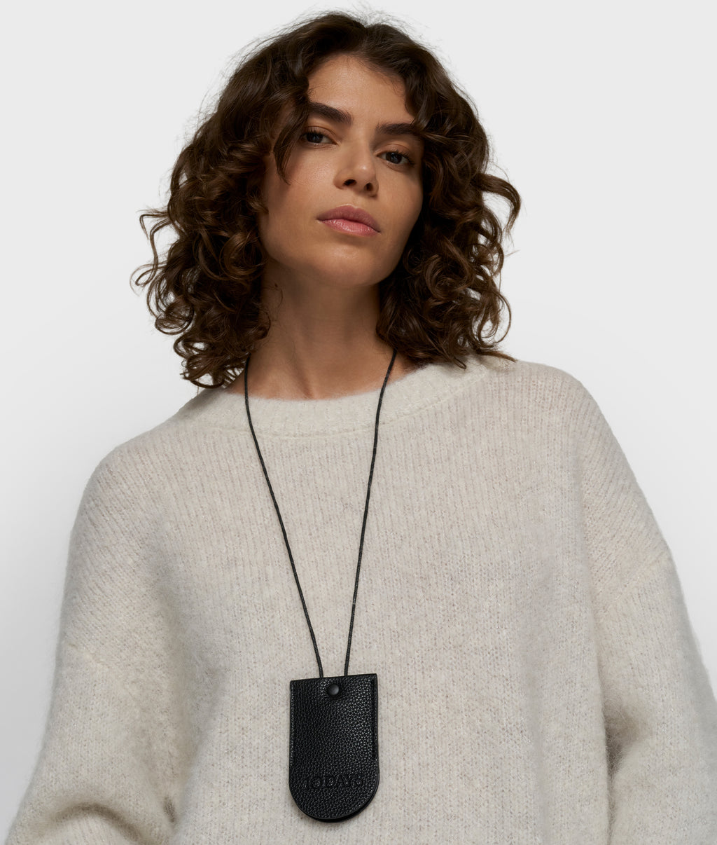 pu keychain holder | black