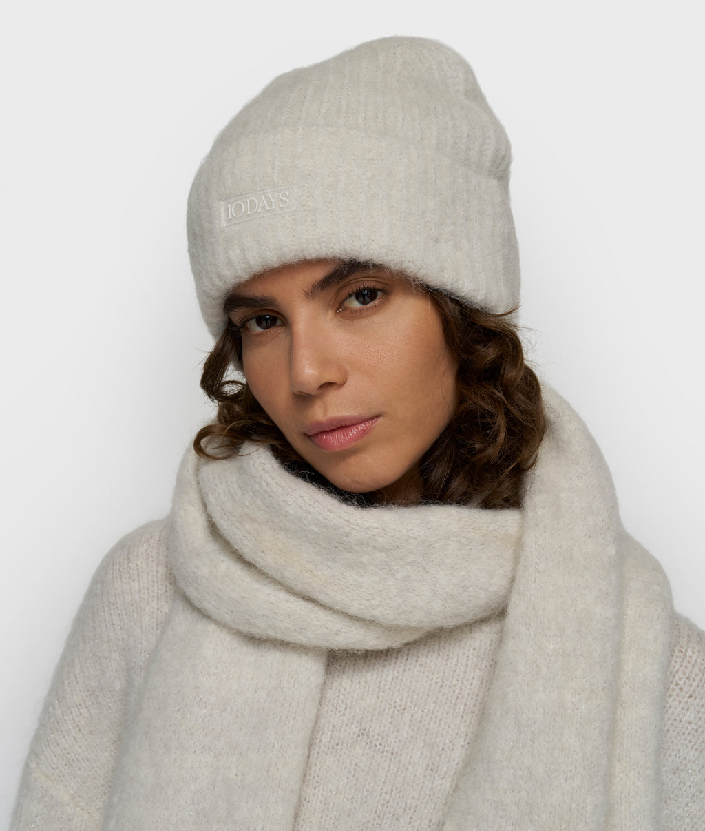hairy beanie lurex | ecru