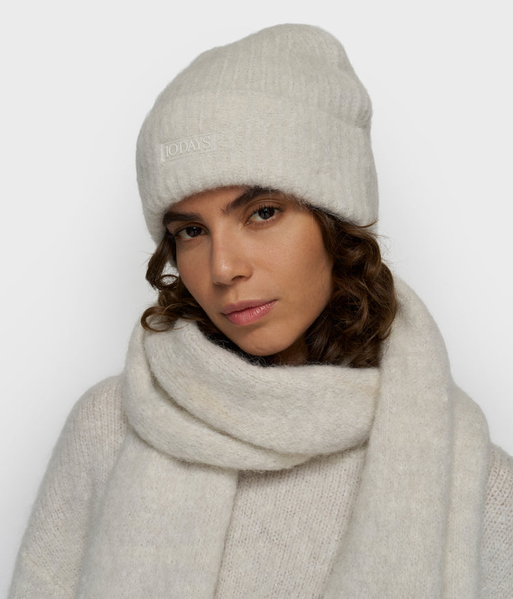 hairy beanie lurex | ecru