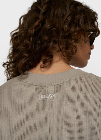 v-neck mesh top | fog