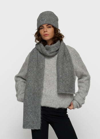 hairy knit scarf | grey melee