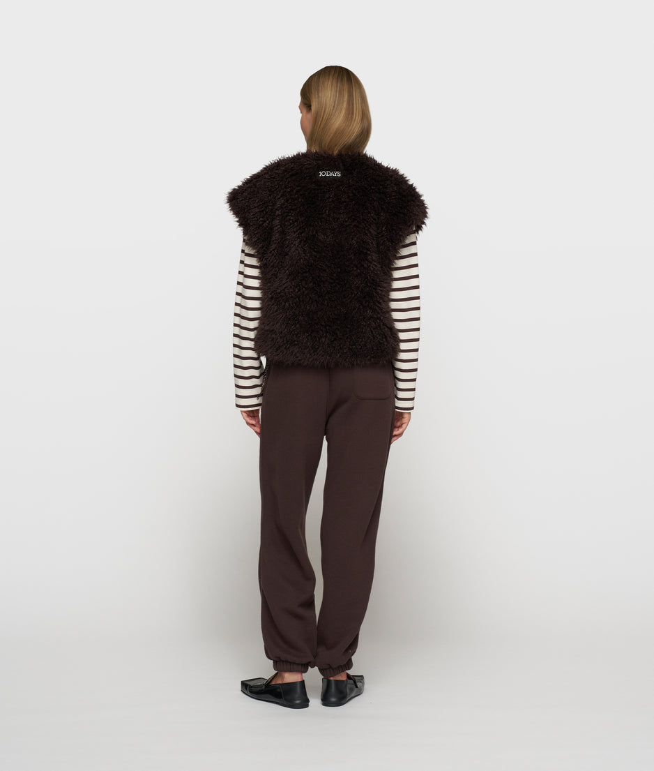 the Bobbie gilet | deep wine