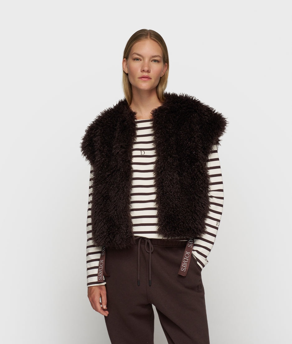 the Bobbie gilet | deep wine