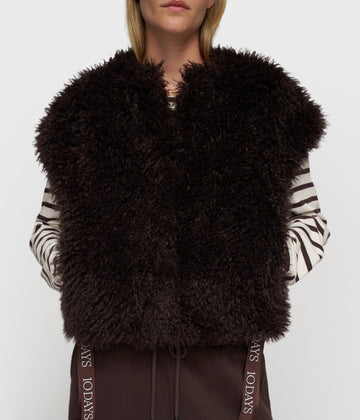 the Bobbie gilet | deep wine
