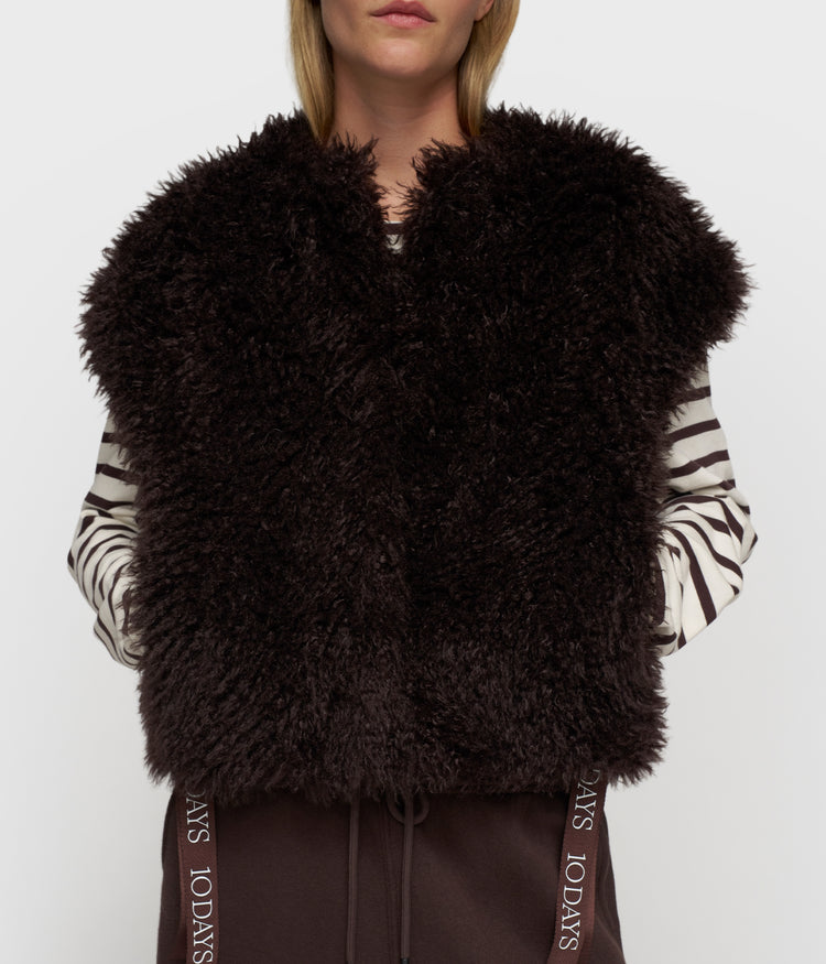 the Bobbie gilet | deep wine