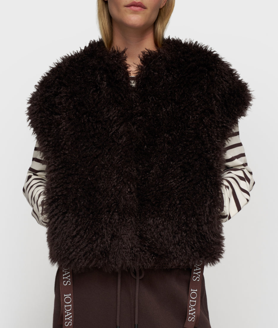 the Bobbie gilet | deep wine