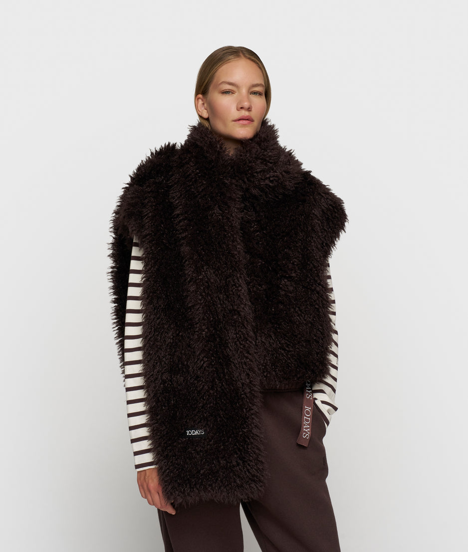 furry scarf | deep wine