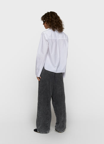 cropped shoulder shirt | white