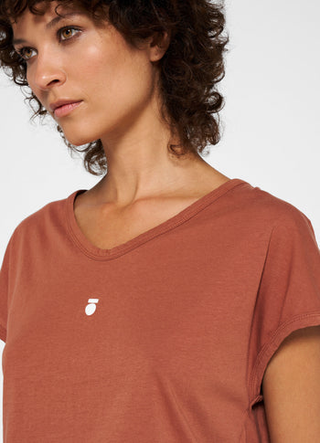 tee medal | saddle brown