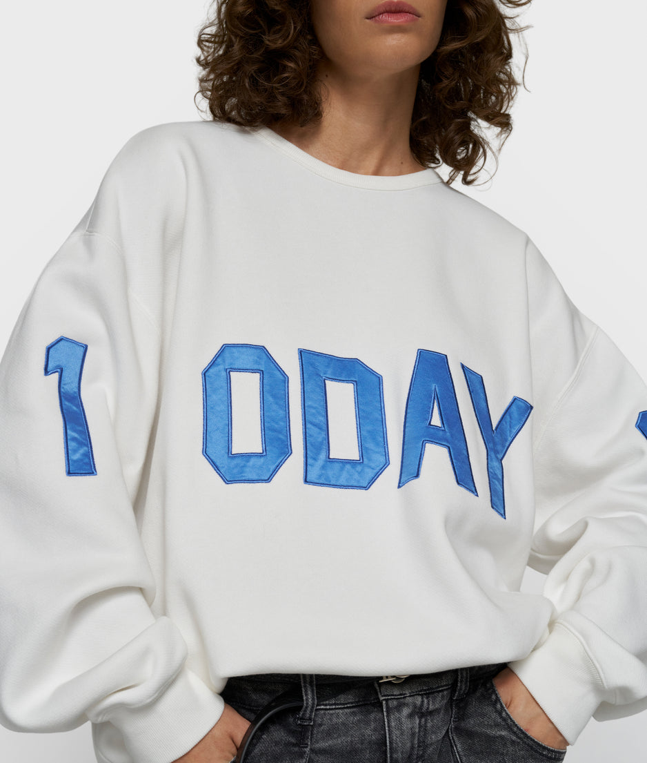 statement sweater logo | ecru