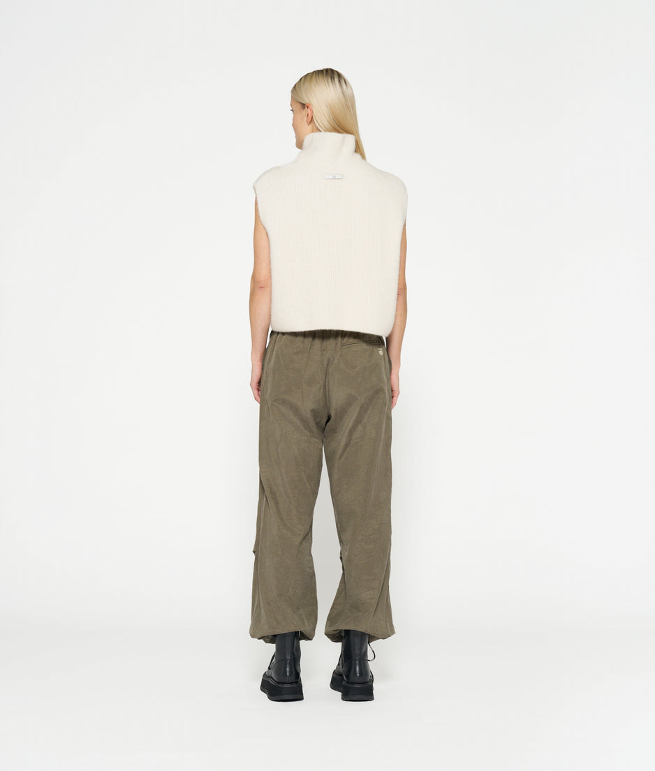 short soft knit sweater | ecru