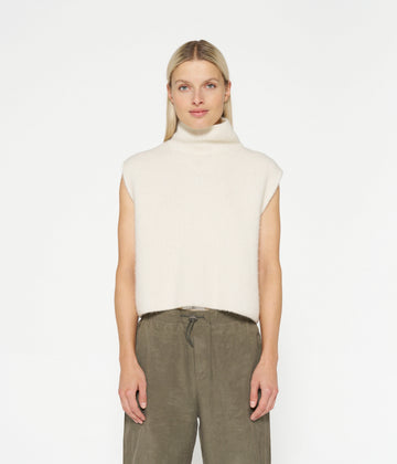 short soft knit sweater | ecru