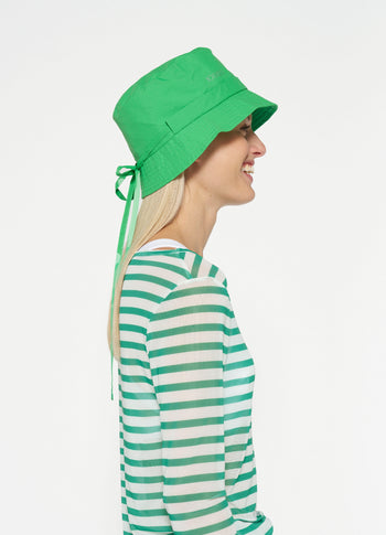 bucket hat | apple green