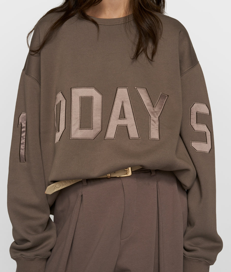 statement sweater logo | moonrock