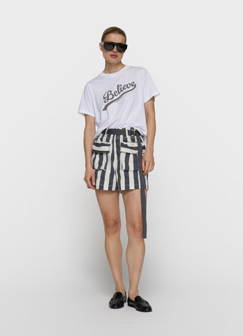 petite tee believe | white