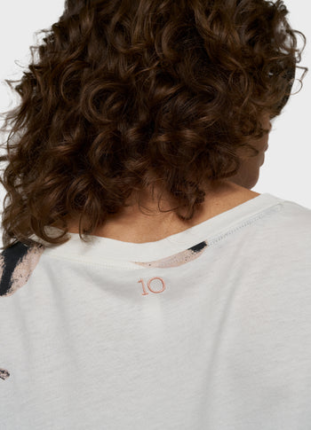 tee flower | ecru