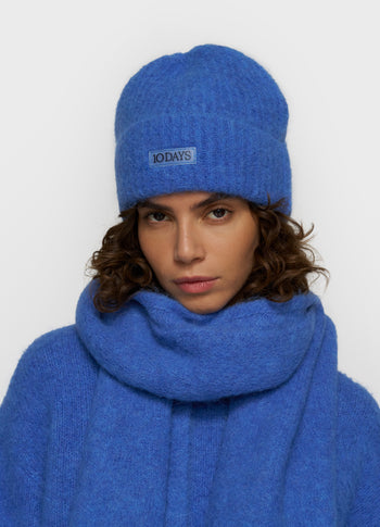 hairy beanie | ultramarine