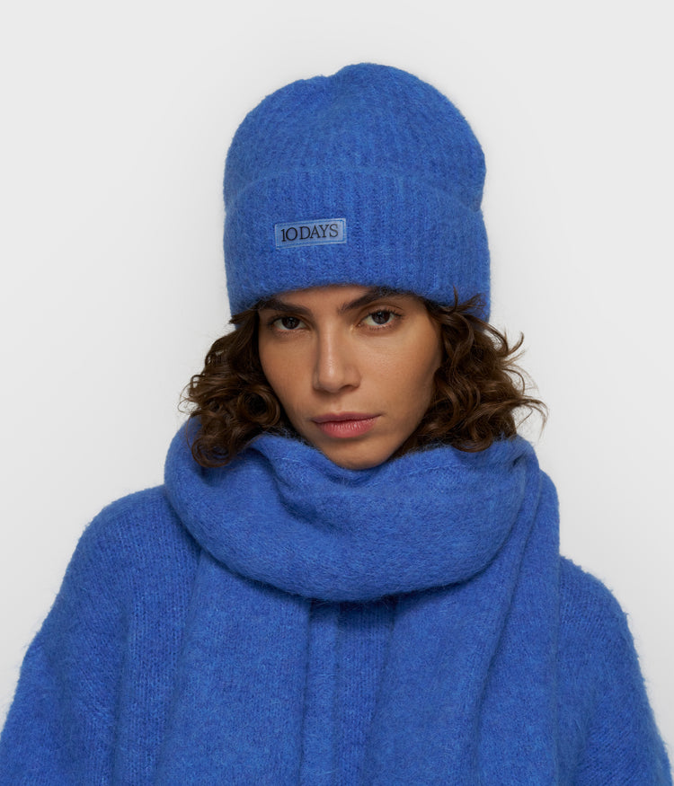 hairy beanie | ultramarine