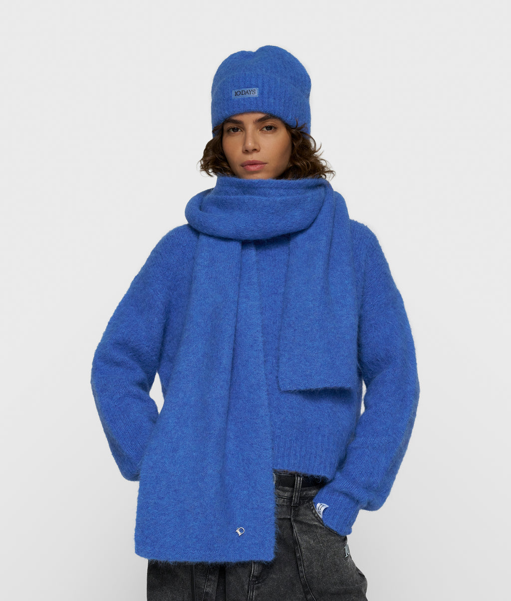 hairy knit scarf | ultramarine
