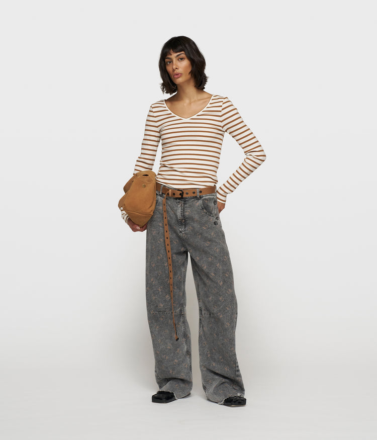 v-neck long sleeve top | ecru/suede