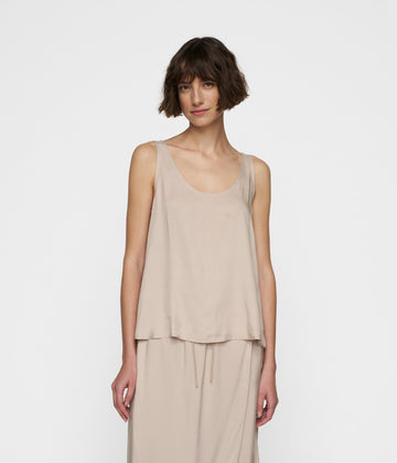 shiny tank top | rope