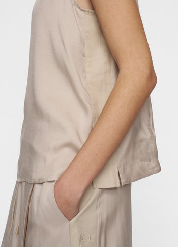 shiny tank top | rope