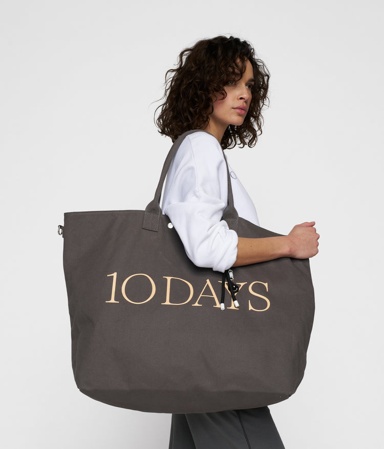 canvas shopper | oil