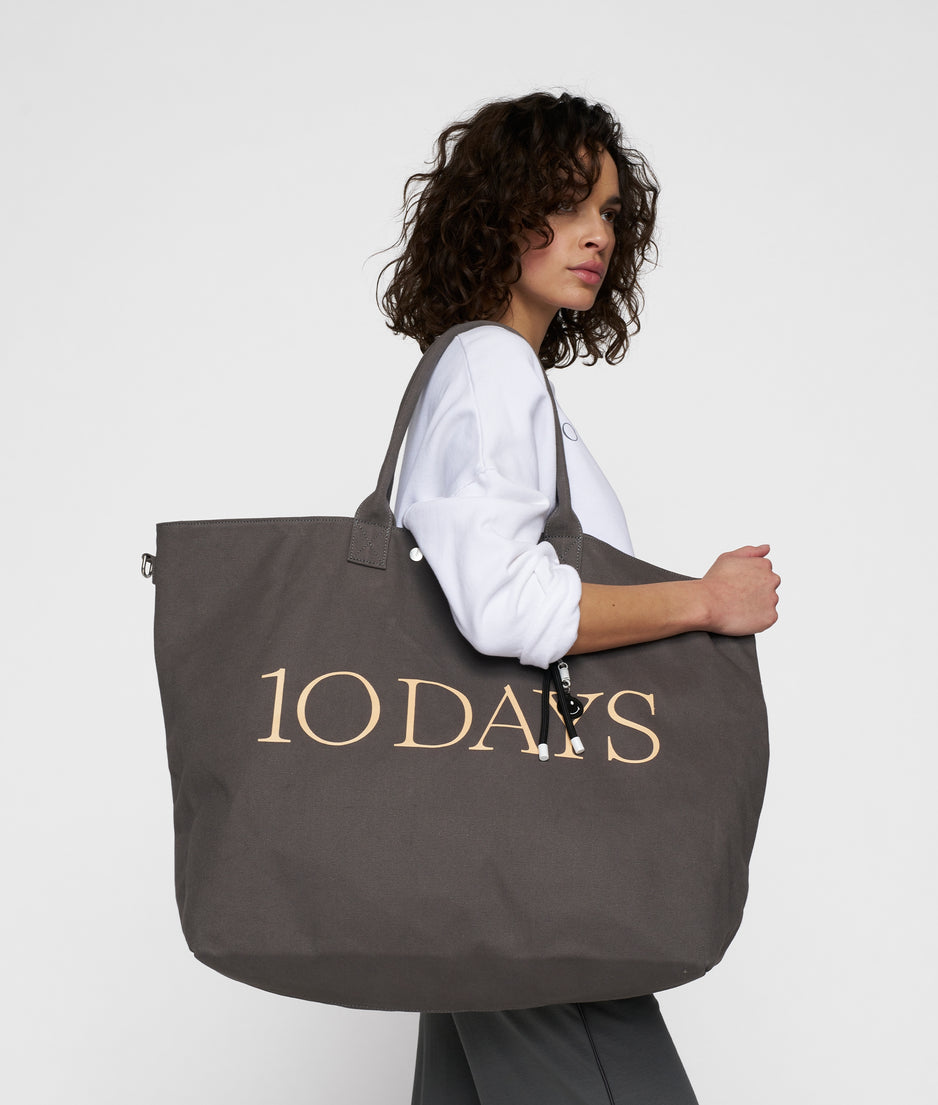 canvas shopper | oil