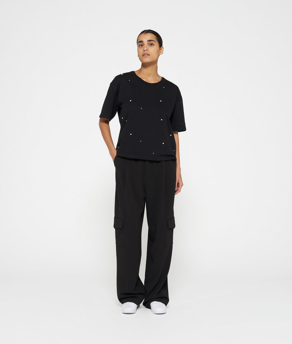 tee pearls | black