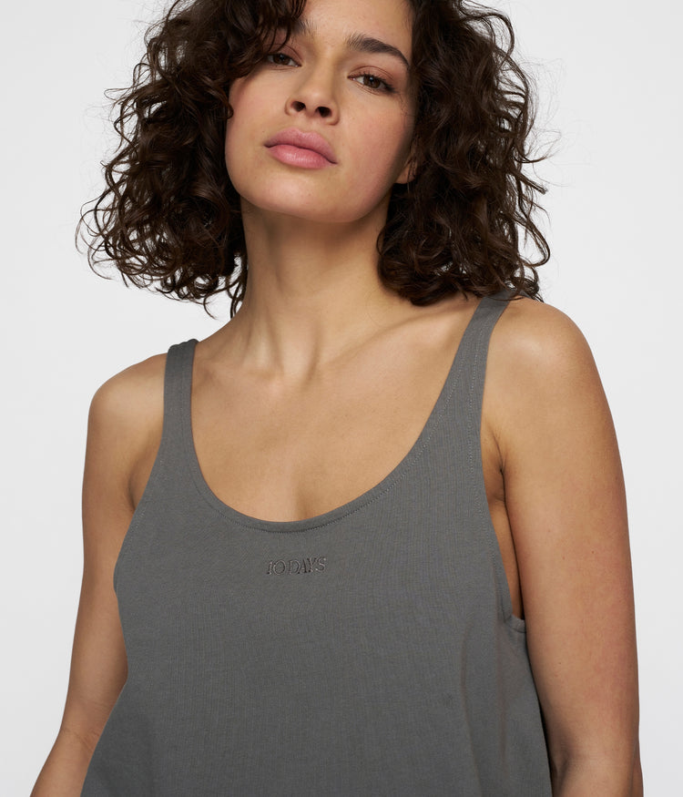 logo tank top | oil